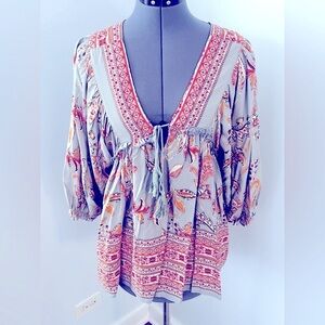 NWT Davi & Dani Sz M Sage Green muted floral Bohemian Tie V-Neck babydoll blouse